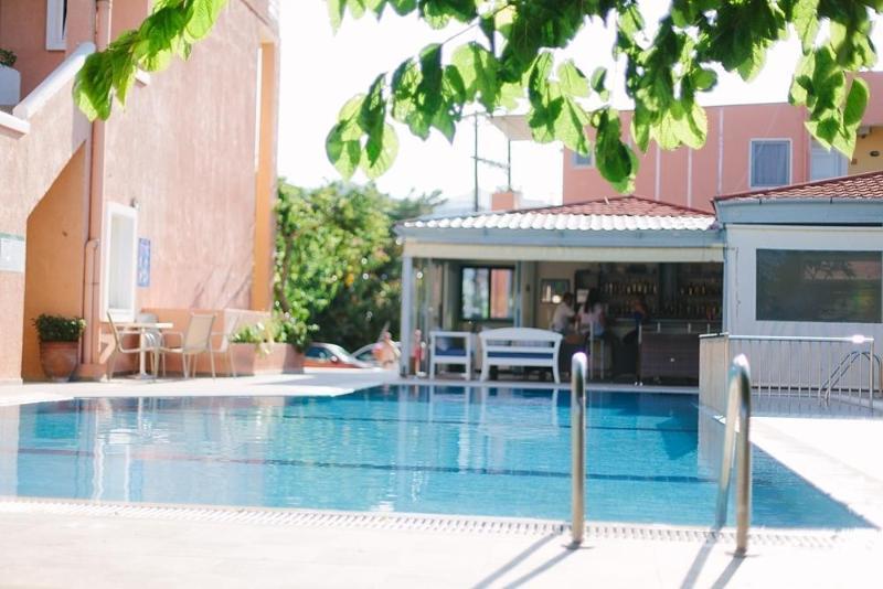 Ormos Atalia Aparthotel Bali  Екстериор снимка